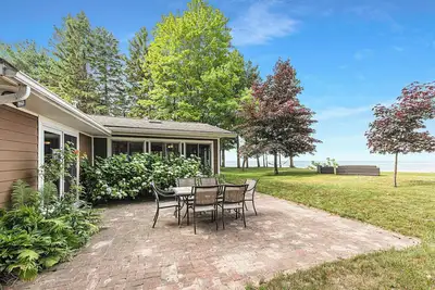 Image de Waters Edge Retreat- Private Lake Michigan Frontage