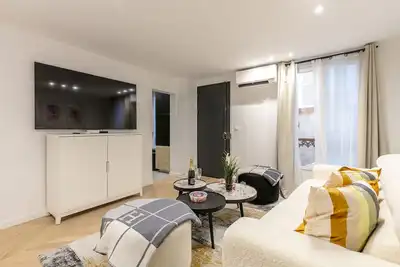 Unique Maison D Exception- Ecole Militaire -2br-2t - 4 people