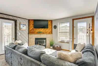 Image de Walk to Lifts: Brian Head Condo w/ Ski Locker!