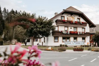 Image de Appartement de vacances 'Seifterhof - N°2' avec vue sur la montagne, terrasse commune et Wi-Fi