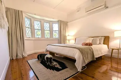 Image de New listing - Charming 2-bedroom house with WiFi and Ac in Kotara