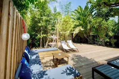 Image de Very nice wooden house in the 44ha with bay view