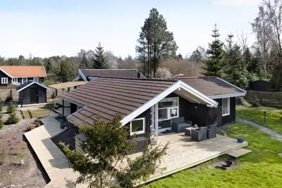 Image de \"Sissie\" - 400m from the sea by Interhome