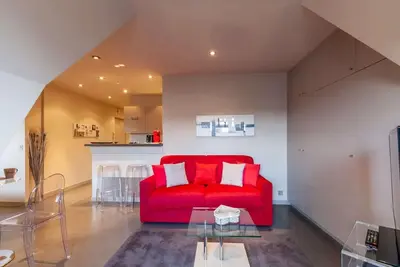Image de Appartement avec parking sur la Place de Morny