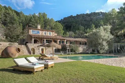 Finca La Zalema 2 km from the village of Esporlas