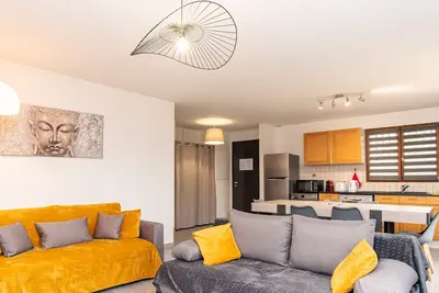 Image de Gite Les Tournesols Maison, Jardin, parking sécurisé, clim, Netflix, 4 pers