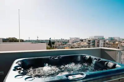 Image de Modern Penthouse with Jacuzzi in charming Mosta
