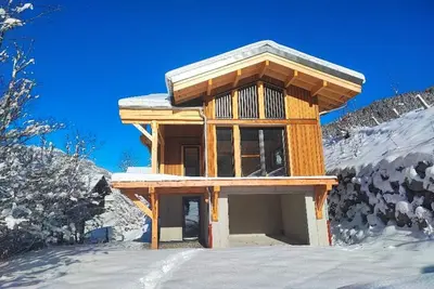 Image de New chalet 10 couch. , grand salon, 1 salle de jeux (pool, baby foot, fléchettes)