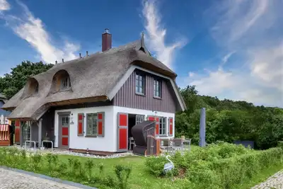 Image de Newly built, modern, exclusive - that describes the Klein Stresow vacation village