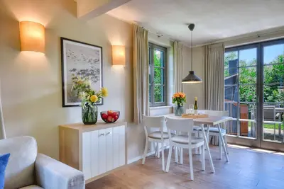 Image de Newly built, modern, exclusive - that describes the Klein Stresow vacation village
