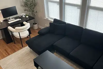 Image de Chicago 1br: Stylish Stay with Workspace
