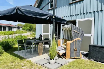 Image de Newly built, modern, exclusive - that describes the Klein Stresow vacation village