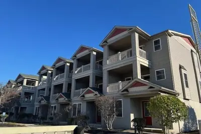 Image de 4 bedroom 2full plus 2 half baths