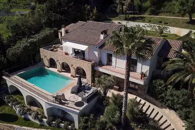 Image de JdV Holidays Villa Chèvrefeuille, newly-renovated, superb views to the sea