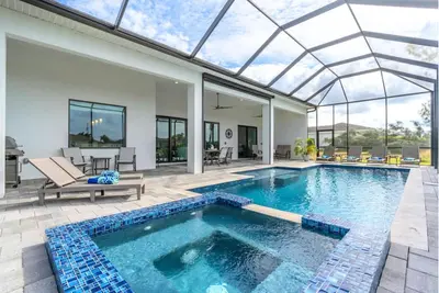 Image de Welcome to The Pearl - A beautiful pool home in Sw Cape Coral with water views!