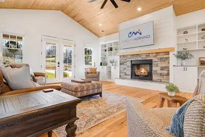 Image de Hot Tub, Fire Pit & Mountain Views | Near Hendersonville + Biltmore Pass