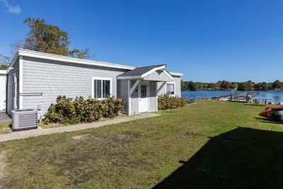 Image de Cozy waterfront cottage