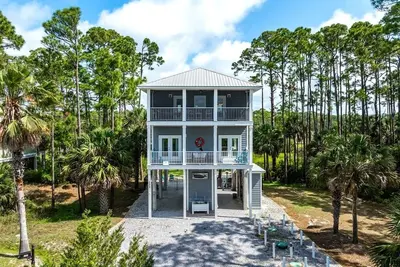 Image de Hooked on a Feeling, lovely 4 bed/3 ba home March Dates open!