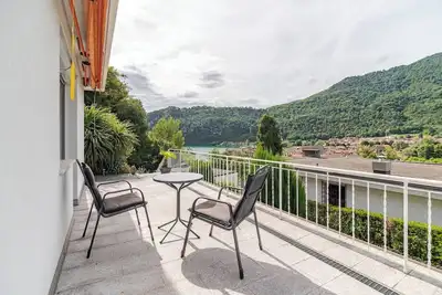 Image de Private house with Pool 150m from the Lake.
