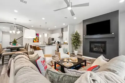 Image de Joyous 3BDTownhouse:  UltraCool & Spacious!
