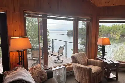 Image de Stunning Superior Shores Condo Offers Water Views\/Access & Resort-Like Comfort