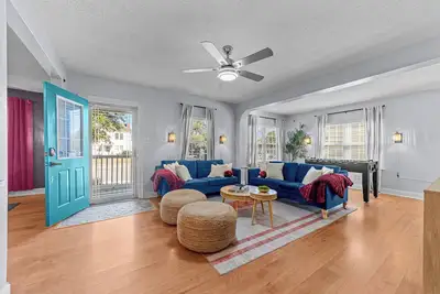 Image de Cozy 3bd Beachfront - Foosball & Yard Games w/ Bbq