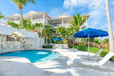 Image de *Blue Oasis Tci* Poolside Condo Turks and Caicos