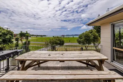 Image de Te Tiriti Beach House - Paihia Holiday Home