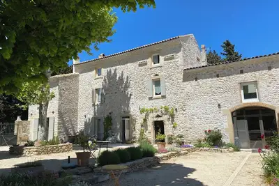 Image de Authentique Mas provençal avec piscine privée à 5 mn de Grignan