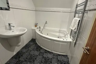 Image de Spacious 3 Bedroom with Parking