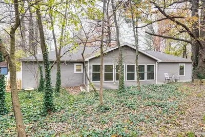 Image de 1 Mi to Dtwn Newburgh: Quiet Home w\/ Yard!