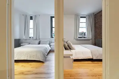 Image de Spacious 4-bedroom apartment with WiFi and Ac in vibrant New York