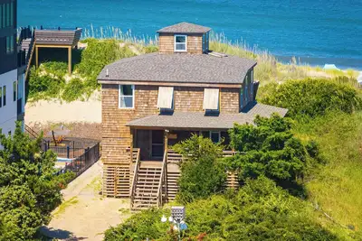 Image de Crow's Nest: 6 Bedroom 1930's Obx Historic Cottage, Oceanfront, Pet Friendly!