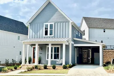Image de Lane Station - 3 King Suites + Screened Porch!