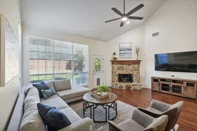 Image de Tch - Cozy 4bd\/2. 5ba home in Lantana w\/ workspace