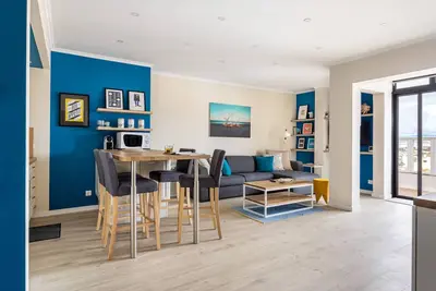Image de Stylish flat w/ balcony overlooking the sea