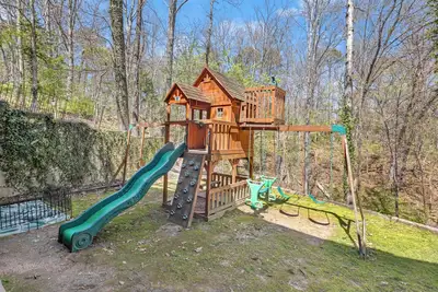 Image de Hot Tub+Beautiful View+Sleeps 12+Outdoor Oasis