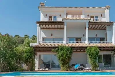 Villa 'Índigo' avec vue sur les montagnes, Wi-Fi et climatisation