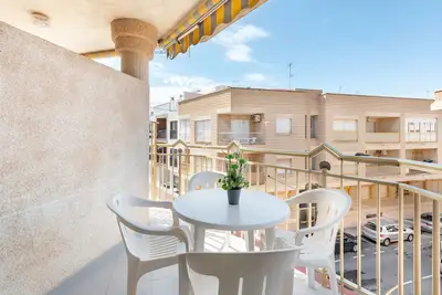 Image de Appartement 'Encantador Playa Arena' avec vue sur la mer, Wi-Fi et climatisation.