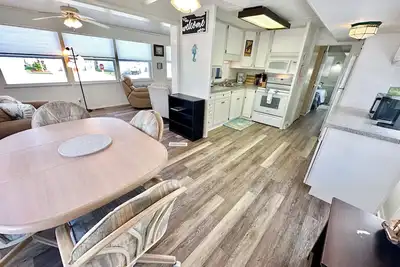 Image de Great 1 bedroom 2 bath beach bungalow