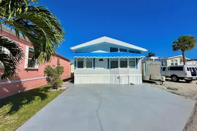 Image de adorable 2 bedroom 1 1/2 bath beach home