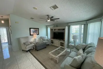 Image de Enjoy Paradise in enjoy Paradise in this 2 bedroom 2 bath beach house located near the marina