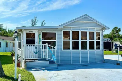 Image de Comfortable and clean 2 bedroom 1 bath beach bungalow