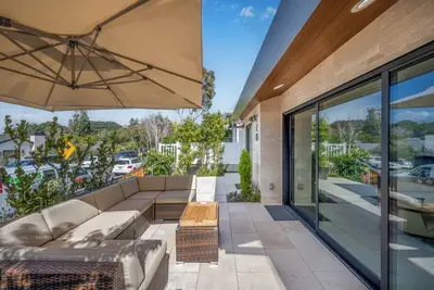 Image de Luxury Home in Corona Del Mar Near Shops & Dining