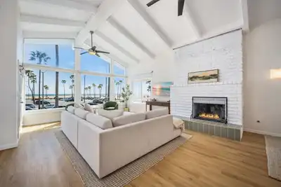 Image de Prime Oceanfront Location: with Direct Beach Access