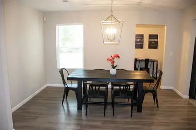 Image de Charming 3-bedroom house in gorgeous Atlanta. Close to the airport