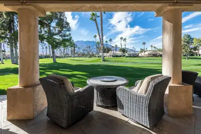 Spacious Retreat in Desert Princess, Breathtaking Mountain Views!