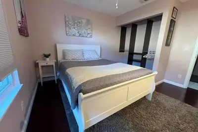 Image de Cozy home w/ pool near Sacramento State and 15 minutes to downtown
