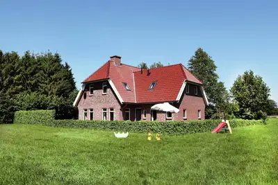 Belle ferme avec grand jardin et grenier à jeux
