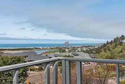 Image de Capeside Lookout #129-Amazing views, upscale amenities, clubhouse pool access.
